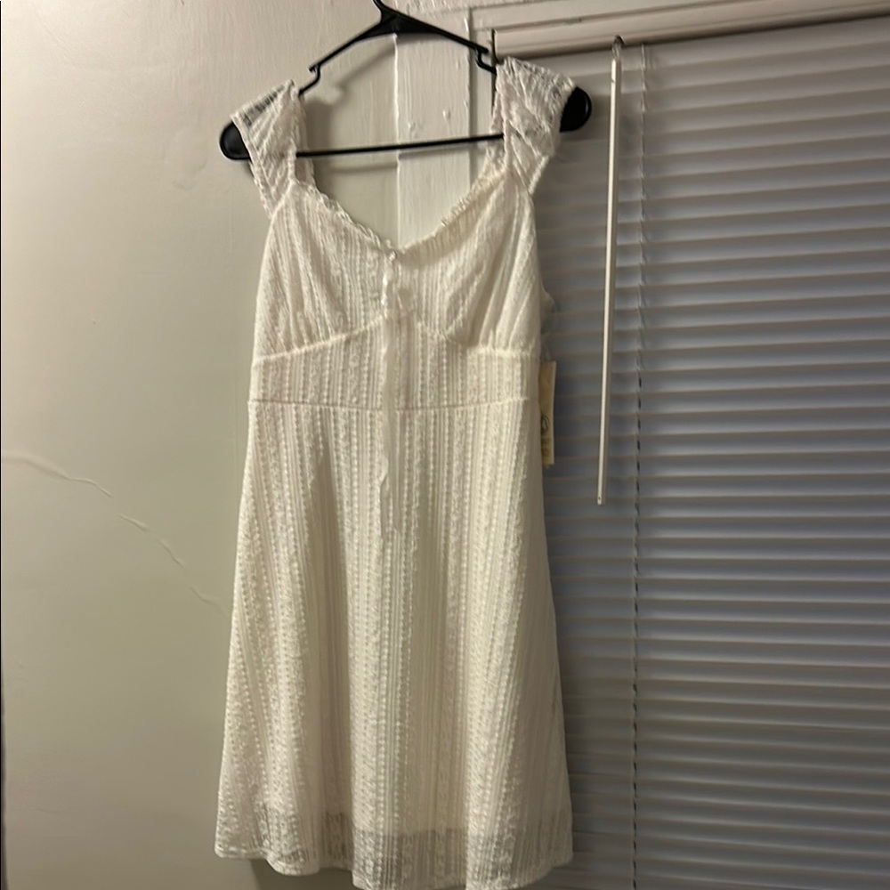 No Boundaries White Sleeveless Sundress Scoop Neck Midi